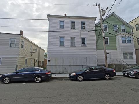 151 Quequechan St, Fall River, MA 02723 photo 2