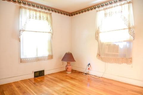 227 Denver St, Springfield, MA 01109 photo 10
