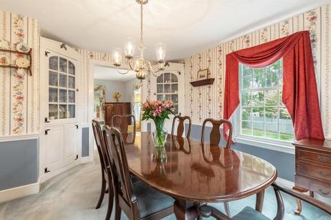 8 Leech St, Beverly, MA 01915 photo 10