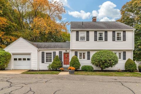 8 Leech St, Beverly, MA 01915 photo 1