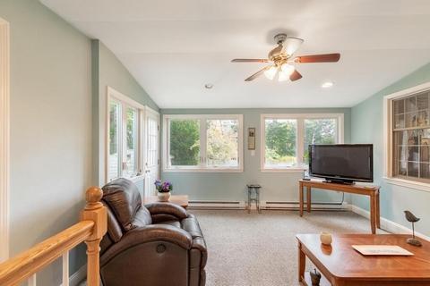 8 Leech St, Beverly, MA 01915 photo 15