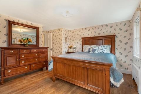 8 Leech St, Beverly, MA 01915 photo 24