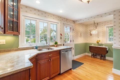 8 Leech St, Beverly, MA 01915 photo 6