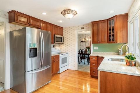 8 Leech St, Beverly, MA 01915 photo 7