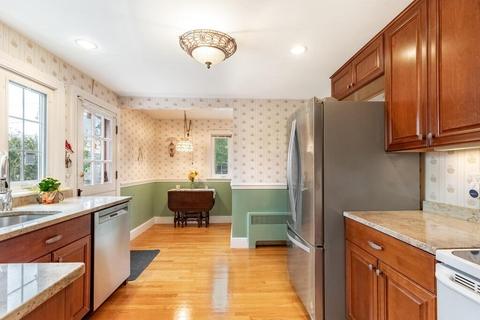8 Leech St, Beverly, MA 01915 photo 5