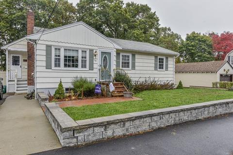 118 Ashcroft St, Dedham, MA 02026 photo 2