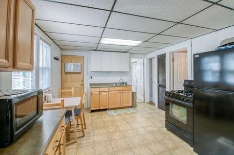 34 Jenness St, Springfield, MA 01104 photo 4