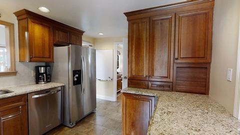 17 Oakcrest Rd, Needham, MA 02492 photo 10