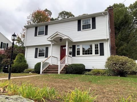 17 Oakcrest Rd, Needham, MA 02492 photo 2