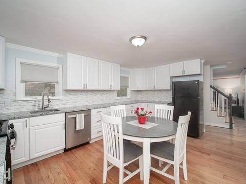 83 Maple St, Franklin, MA 02038 photo 3