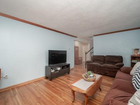 83 Maple St, Franklin, MA 02038 photo 9