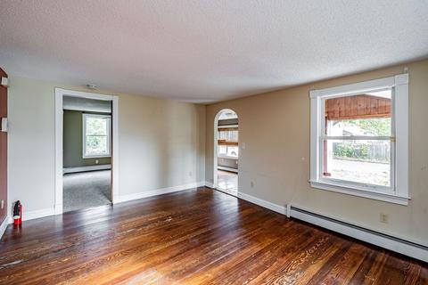 144 Lamont St, Springfield, MA 01119 photo 6