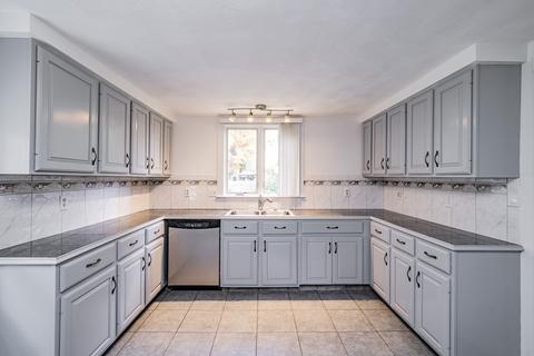 144 Lamont St, Springfield, MA 01119 photo 10