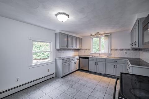 144 Lamont St, Springfield, MA 01119 photo 8