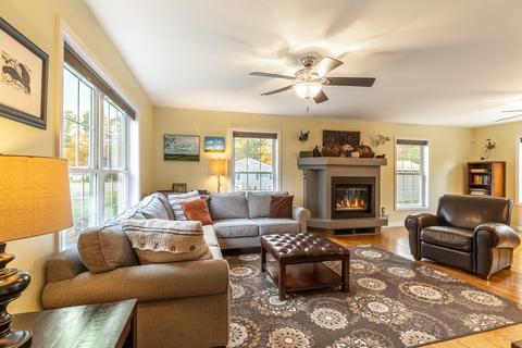63 Brooks St, Maynard, MA 01754 photo 6