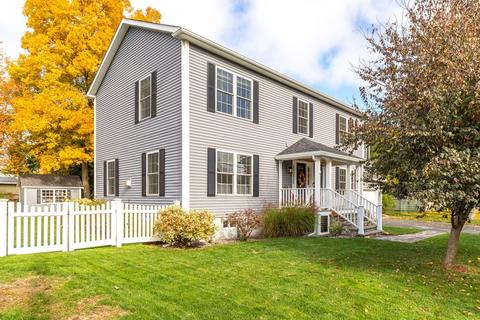 63 Brooks St, Maynard, MA 01754 photo 2