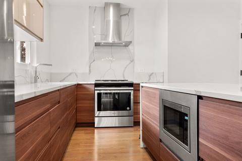 28 Carlson St, Everett, MA 02149 photo 4
