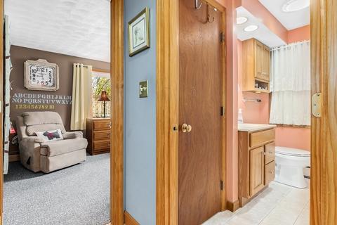 10 Trinity St, Danvers, MA 01923 photo 21
