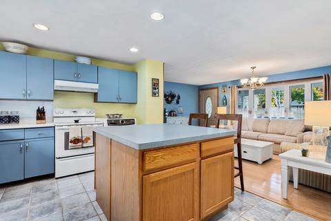 10 Trinity St, Danvers, MA 01923 photo 9