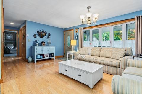10 Trinity St, Danvers, MA 01923 photo 6
