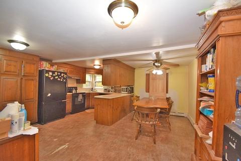 27 Mitchell St, Randolph, MA 02368 photo 4