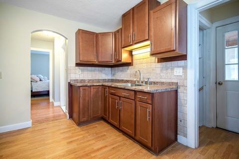 53 Seneca St, Springfield, MA 01151 photo 5