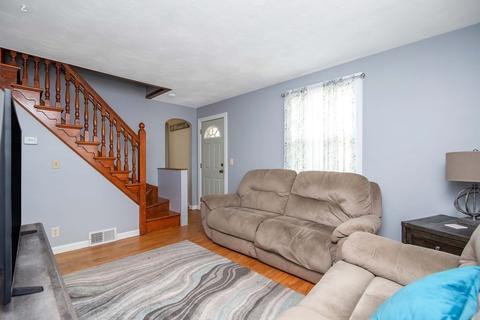 53 Seneca St, Springfield, MA 01151 photo 11