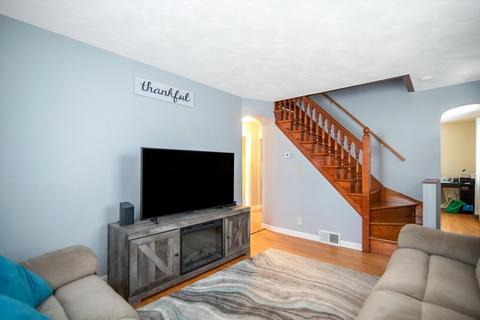53 Seneca St, Springfield, MA 01151 photo 12