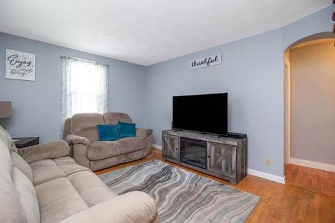 53 Seneca St, Springfield, MA 01151 photo 10