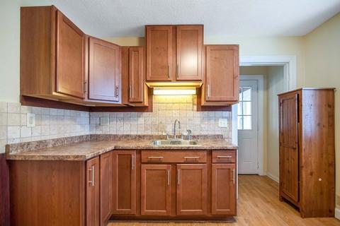 53 Seneca St, Springfield, MA 01151 photo 4