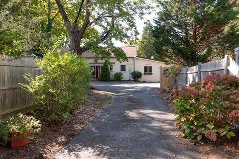 31 High St, Barnstable, MA 02635 photo 2