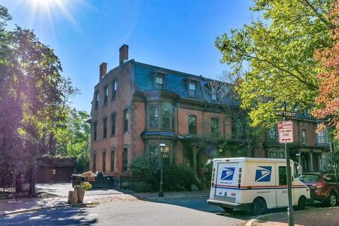 17 Mattoon St, Springfield, MA 01105 photo 4