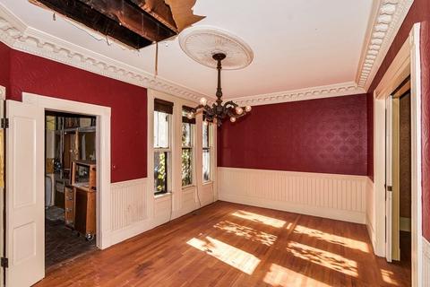 17 Mattoon St, Springfield, MA 01105 photo 9