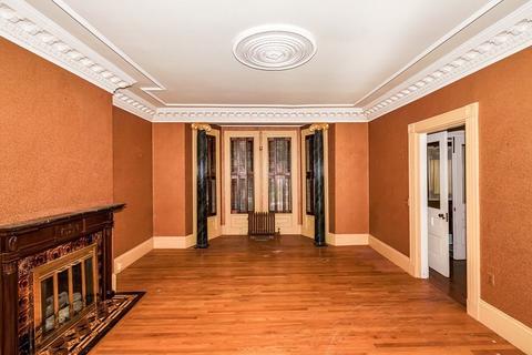 17 Mattoon St, Springfield, MA 01105 photo 5