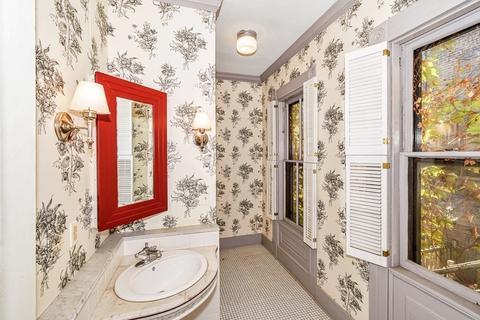 17 Mattoon St, Springfield, MA 01105 photo 24