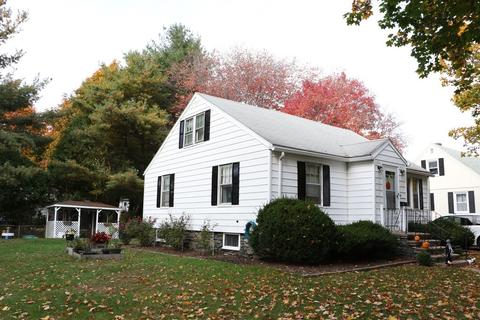 49 Crowningshield Rd, Worcester, MA 01604 photo 2