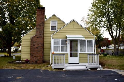 85 Duggan Cir, Springfield, MA 01119 photo 4