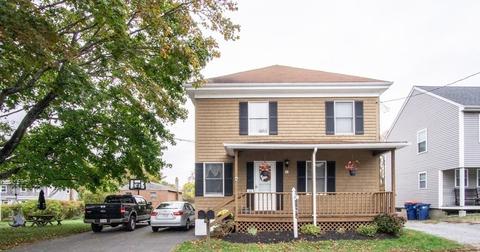 30 Davis St, Fairhaven, MA 02719 photo 1