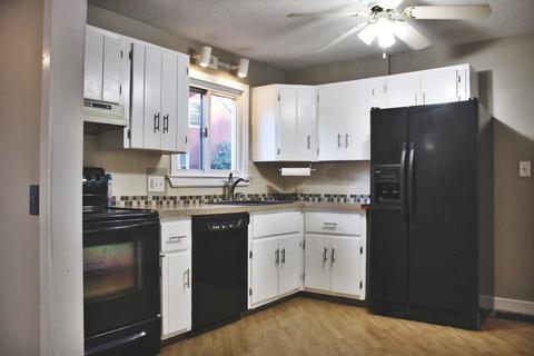 30 Arden St, Springfield, MA 01118 photo 4