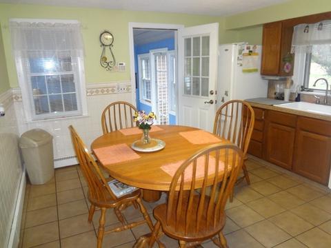 51 Pulaski St, Springfield, MA 01151 photo 4