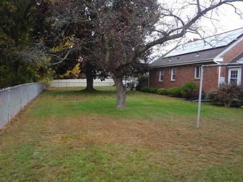 51 Pulaski St, Springfield, MA 01151 photo 2
