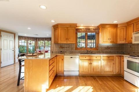 8 Chapel Rd, Danvers, MA 01923 photo 7