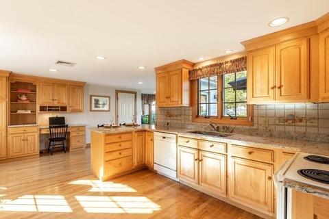 8 Chapel Rd, Danvers, MA 01923 photo 8