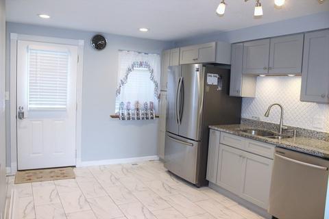 34 Margin St #B, Lynn, MA 01905 photo 3