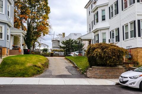 15 Oliver St, Fall River, MA 02724 photo 2