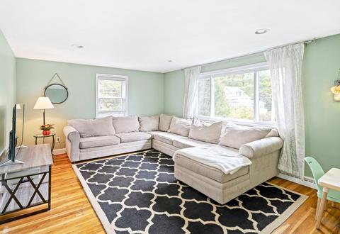 61 Forest St, Stoneham, MA 02180 photo 3