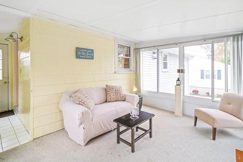 61 Forest St, Stoneham, MA 02180 photo 9