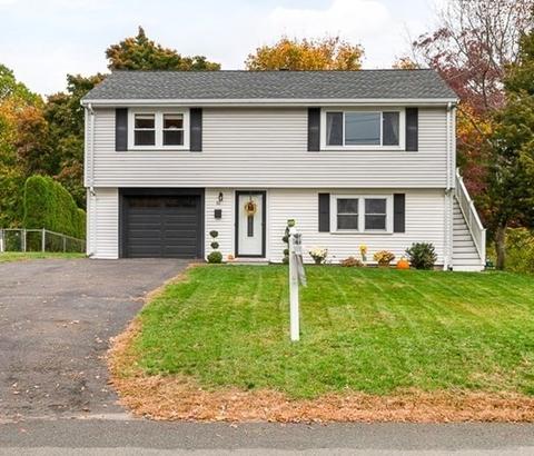 61 Forest St, Stoneham, MA 02180 photo 1