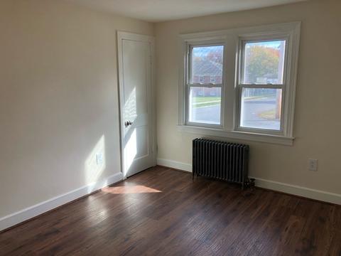 108 Silas St, Springfield, MA 01109 photo 4