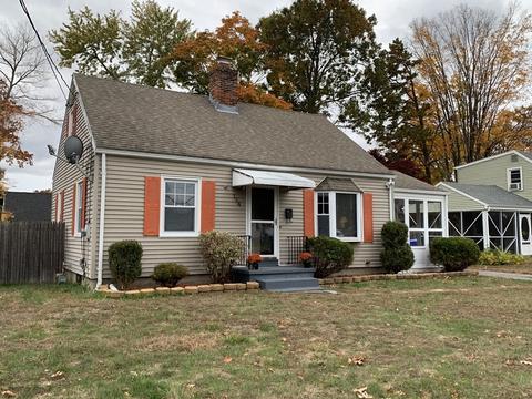 154 Mayflower Rd, Springfield, MA 01118 photo 1